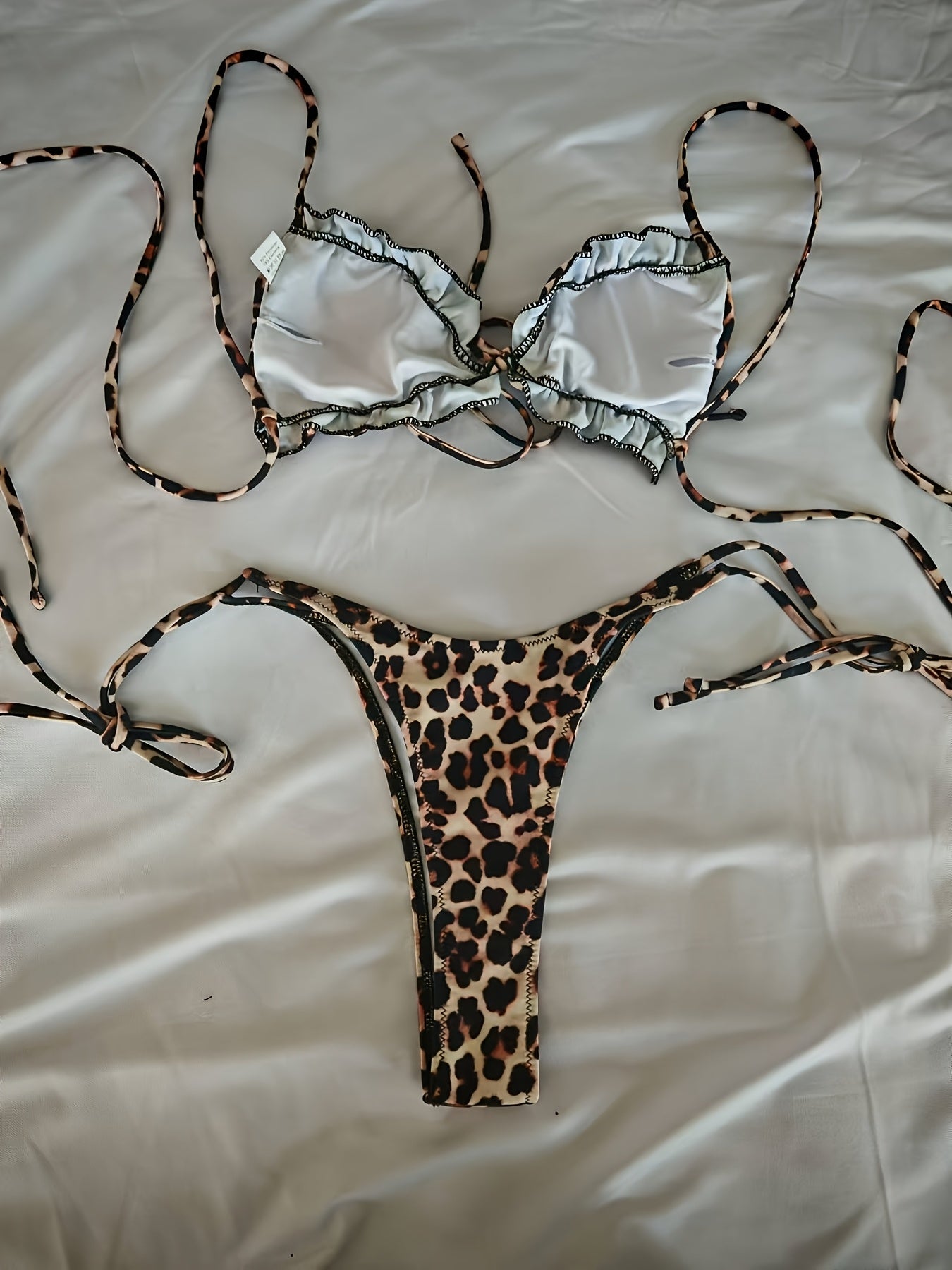 2025 New Two-Piece Bikini with Leopard Print and Ruffled Hem, Sexy Tummy Cover-Up Swimsuit
